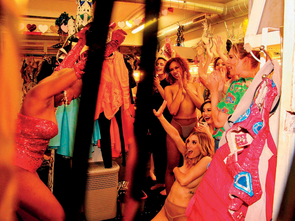 backstage parisian cabaret